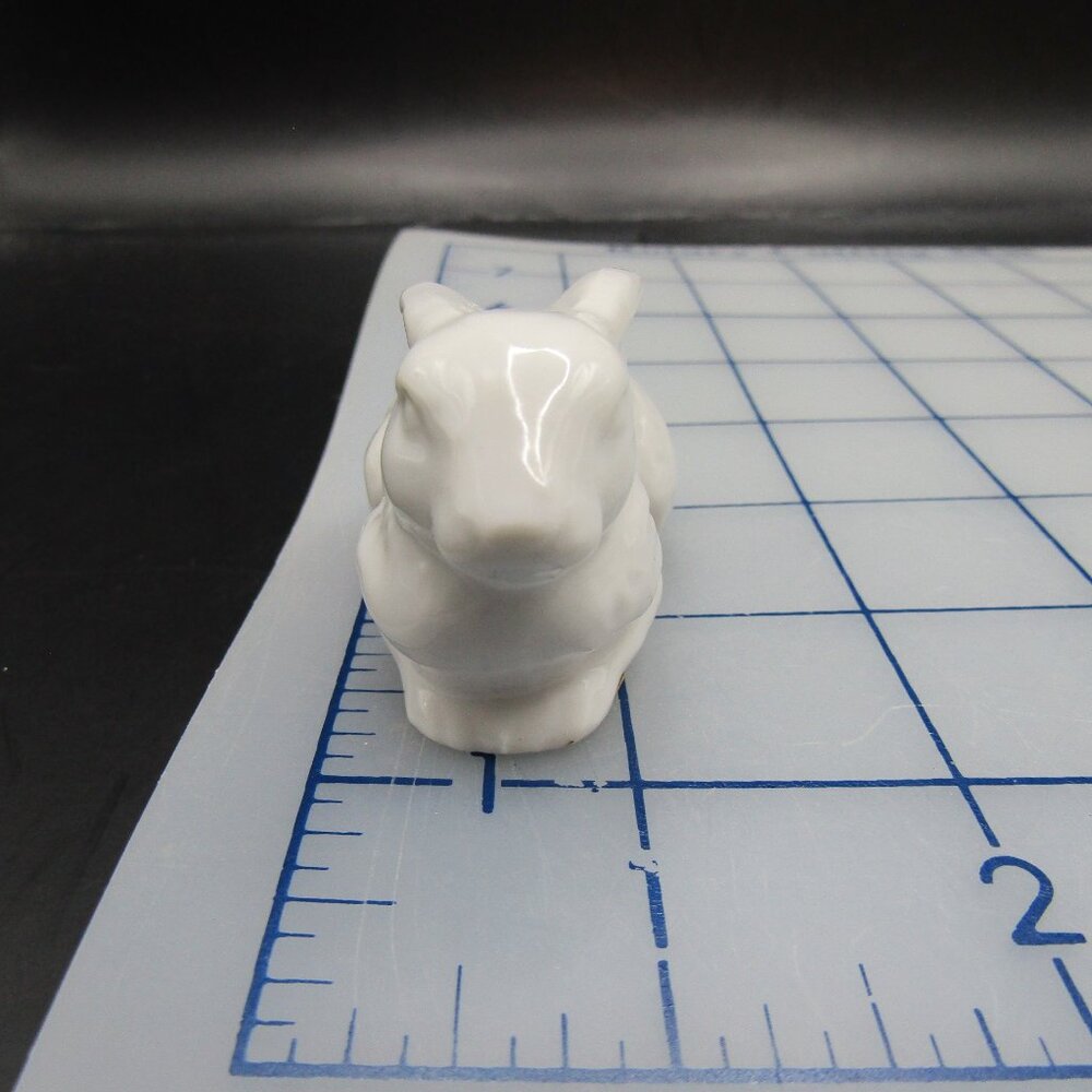 Two Otagiri Porcelain Rabbit Figurines - Picture 11 of 13